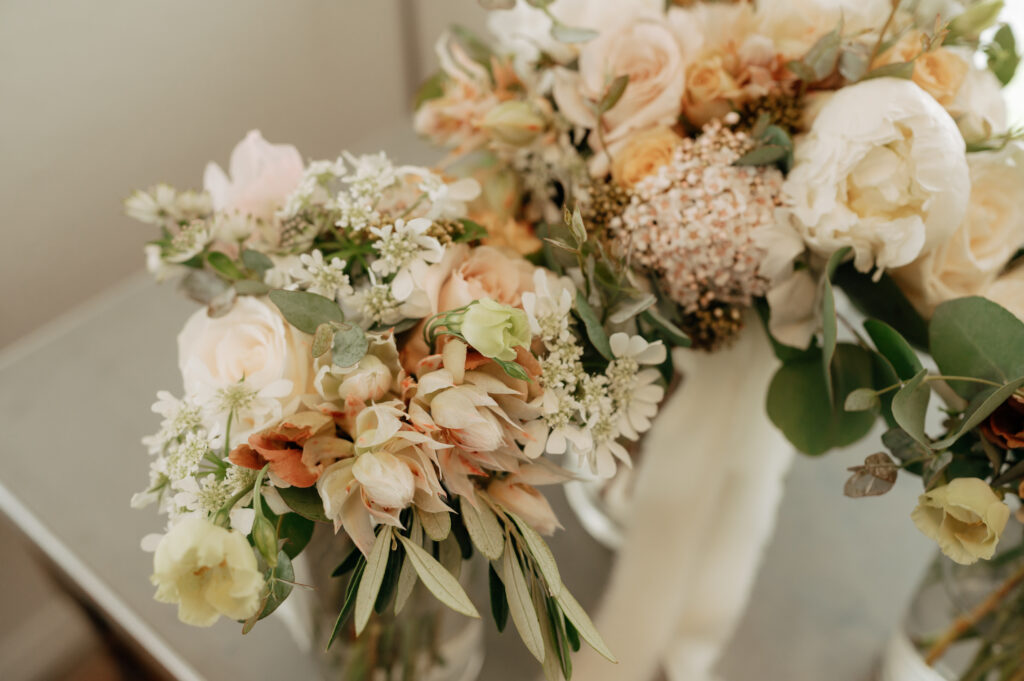 Neutral wedding florals